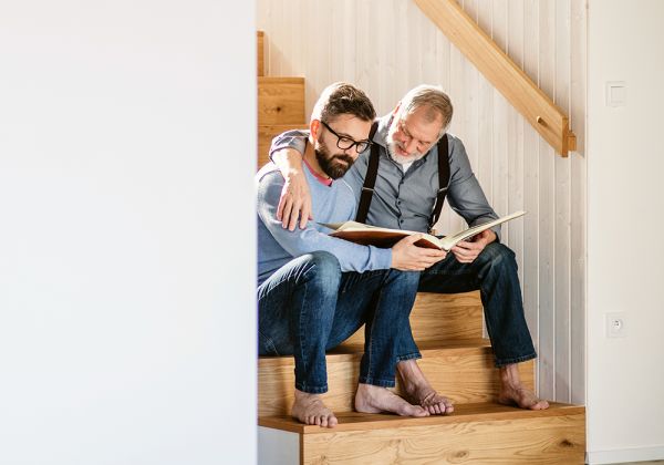 22420 vater sohn holztreppe gi 1168149442 1000x700