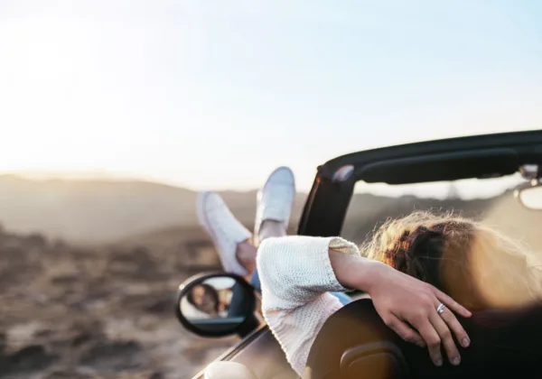 Anlageloesungen fonds sparpland frau auto