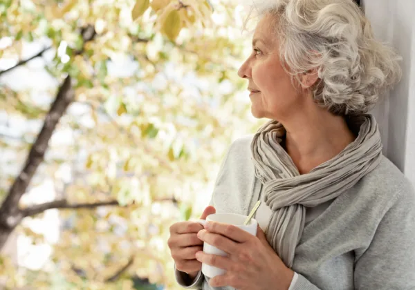 Å50 wie weiter Rentnerin Fenster Kaffee Pensionierung
