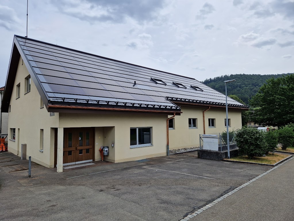 Photovoltaikanlage auf dem Mehrzweckgebäude in Wittnau